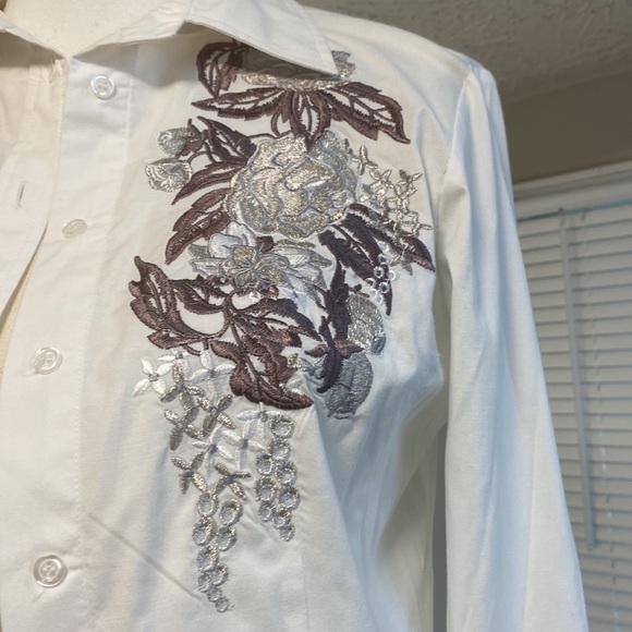 Button down shirt - Picture 2 of 10